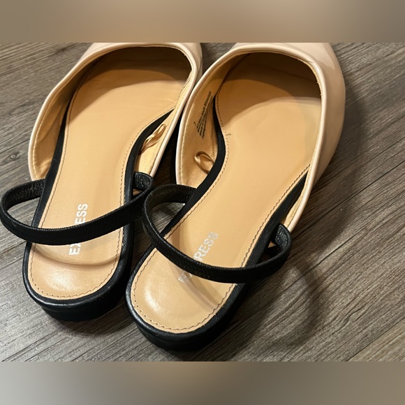 Express slip on pointed toe Flats with elastic band on the back, beige EUC - Picture 11 of 13